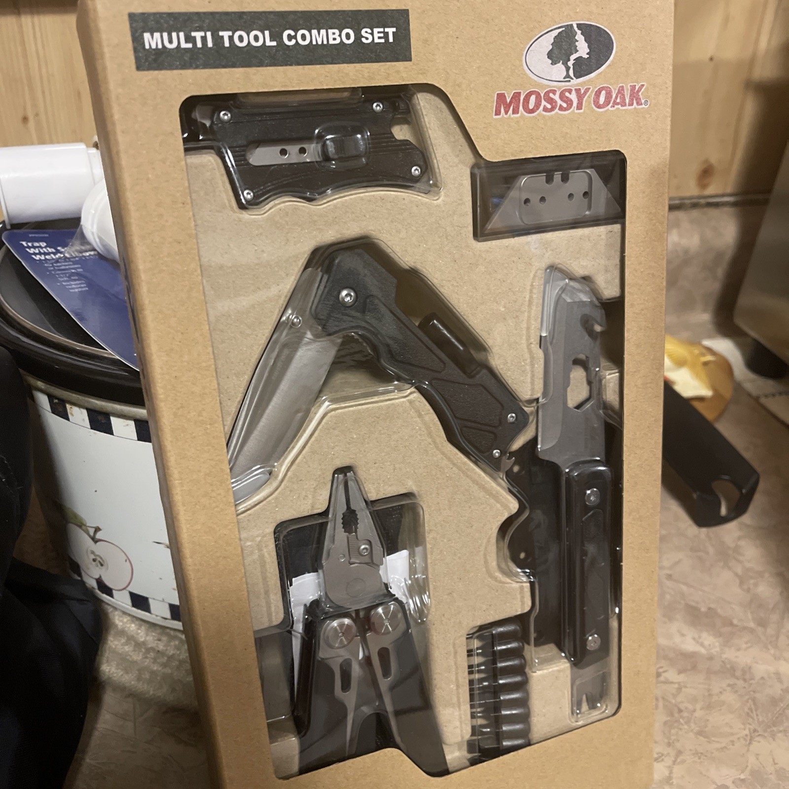 Mossy Oak 18-in-1 Stainless Steel Multi-Tool & Folding Knives Set T2412Q8-03