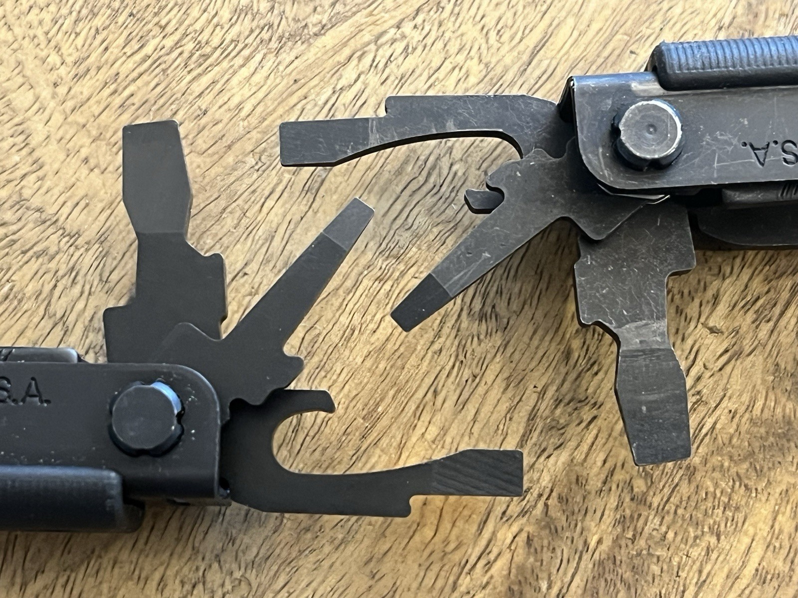 -USA- Gerber Multi Tool MP600 VERY Nice! w/Gerber Sheath TSA Confiscated Lot 2