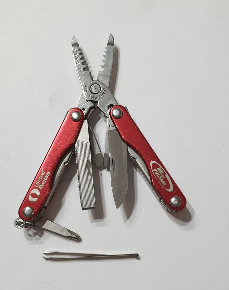 🔥 Leatherman Squirt E4 Stainless Multitool Red Rare Retired Condition