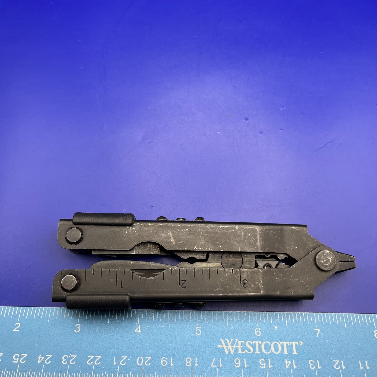 Gerber MP600 Black Oxide Multi-Tool Needle Nose Pliers Carbide Cutters