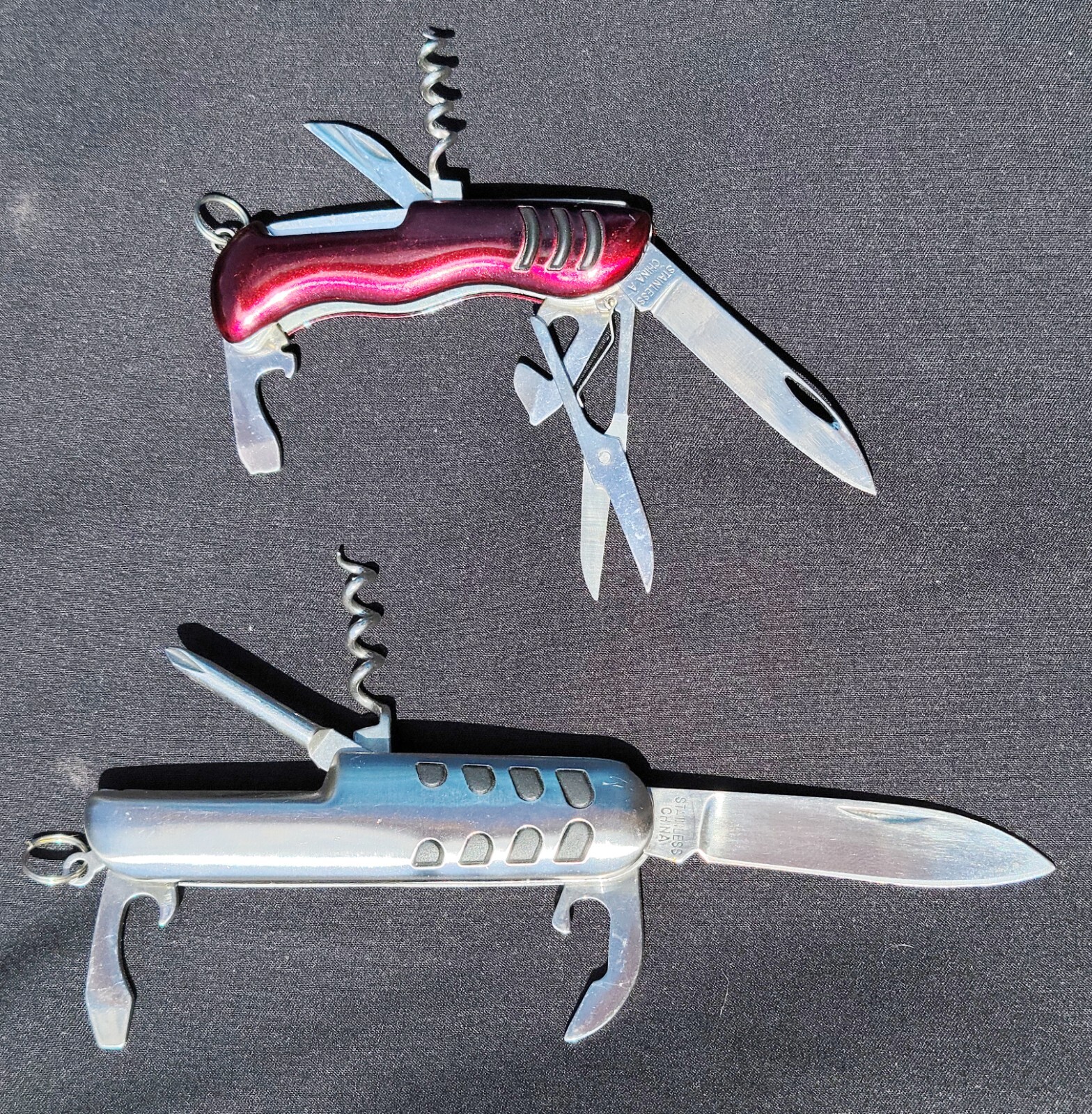 32 Every Day Carry Multi Function Pocket Knives, 10 Silver/22 Red