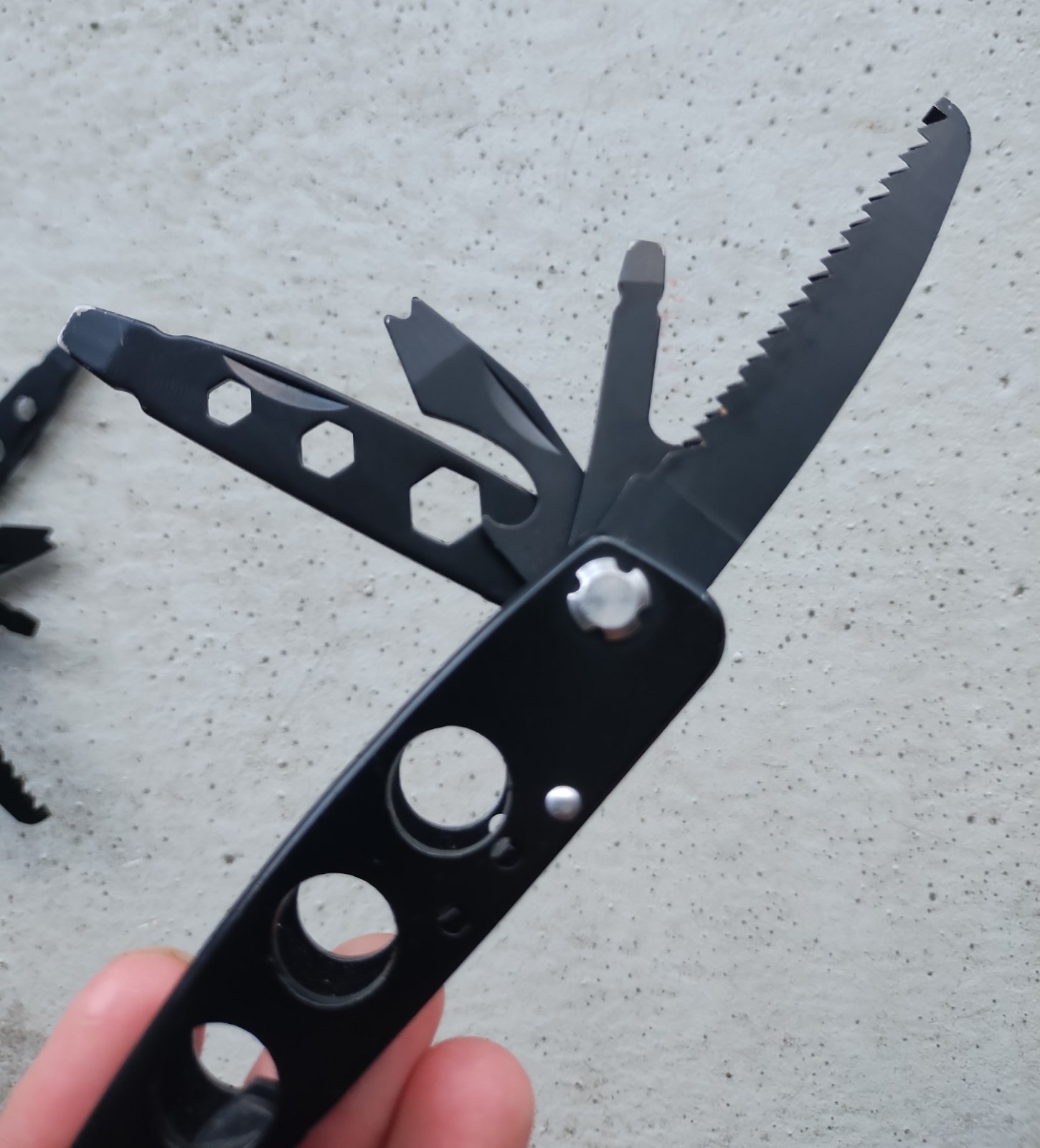 SMITH & WESSON S&W 16 FUNCTION MULTI-TOOL BLACK, EXCELLENT CONDITION, LOT OF 2