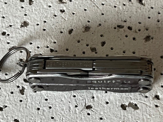 Retired Leatherman SQUIRT S4 Keychain Multi Tool Grey —-