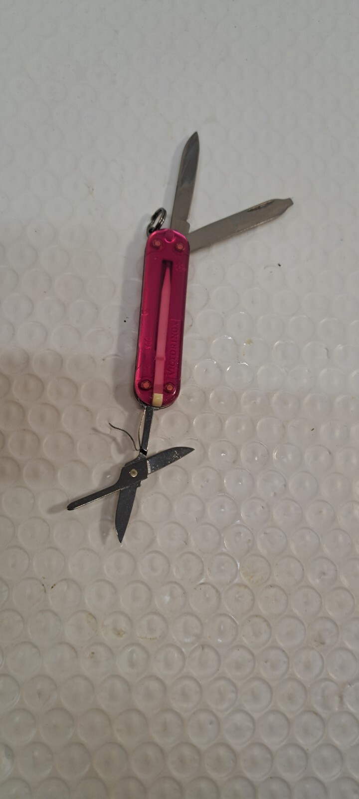 VICTORINOX CLASSIC SD 58MM SWISS ARMY KNIFE POCKET KEYCHAIN TRANSLUCENT PINK
