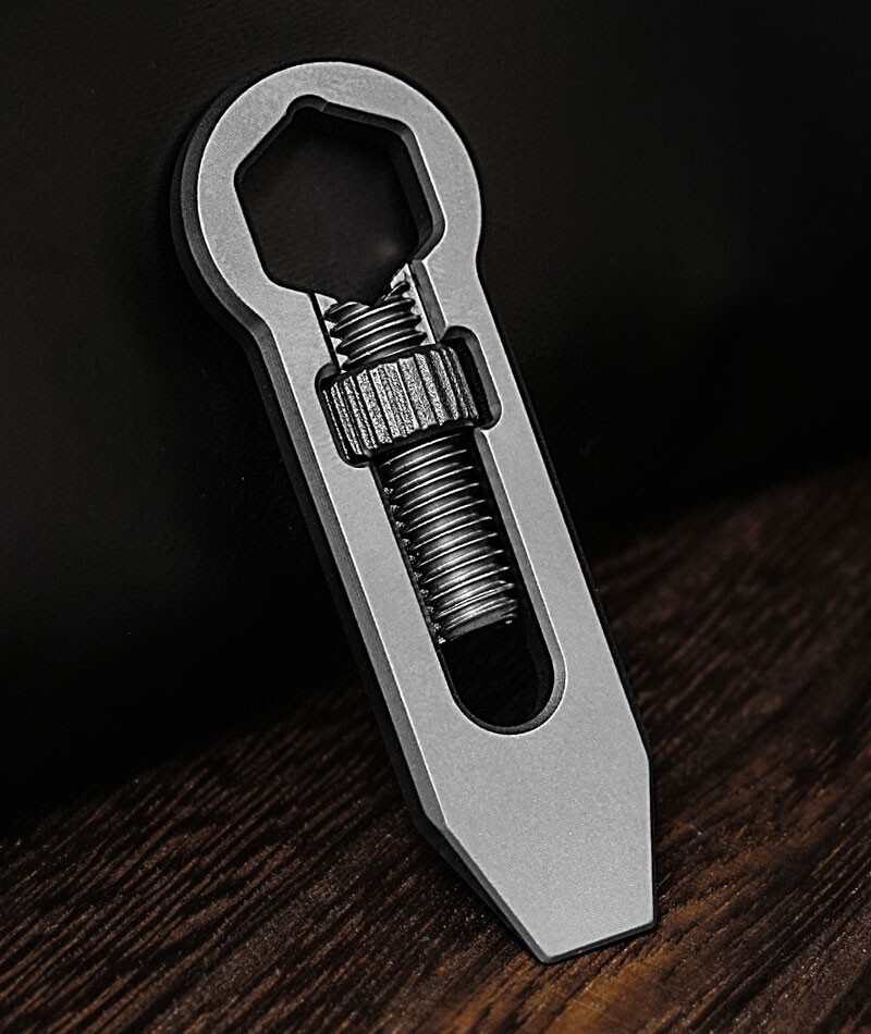 EDC Titanium Alloy Multi Tools Adjustable Wrench Pocket Pry Bar Crowbar Keychain