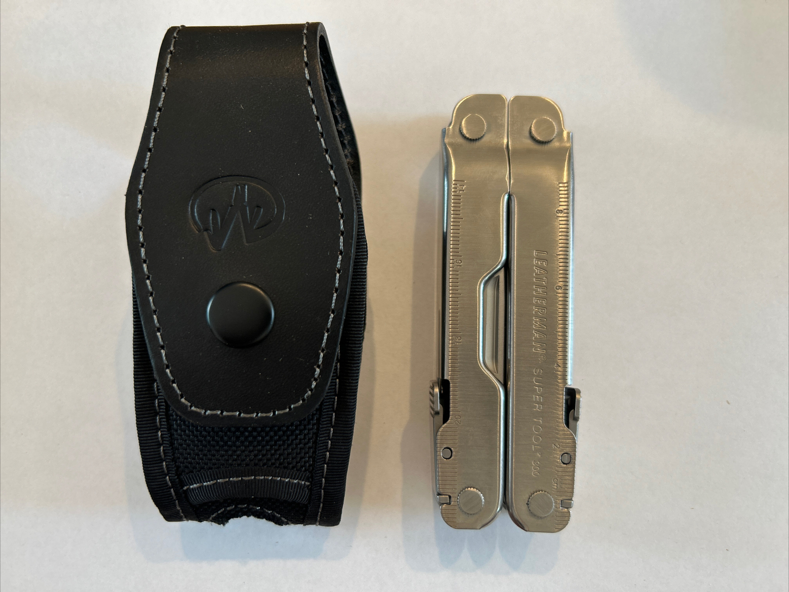 Leatherman – Original Super Tool 300 (Date Stamped 02/11). *NEW IN BOX w/sheath*