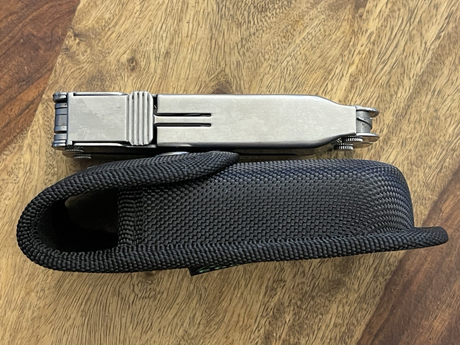 Leatherman Super Tool 300 Multitool SUPER NICE!! w/Sheath