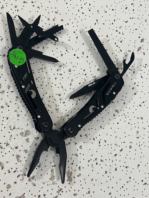 Multi-Tool Black EDC Plier , SAW , scissors and more —