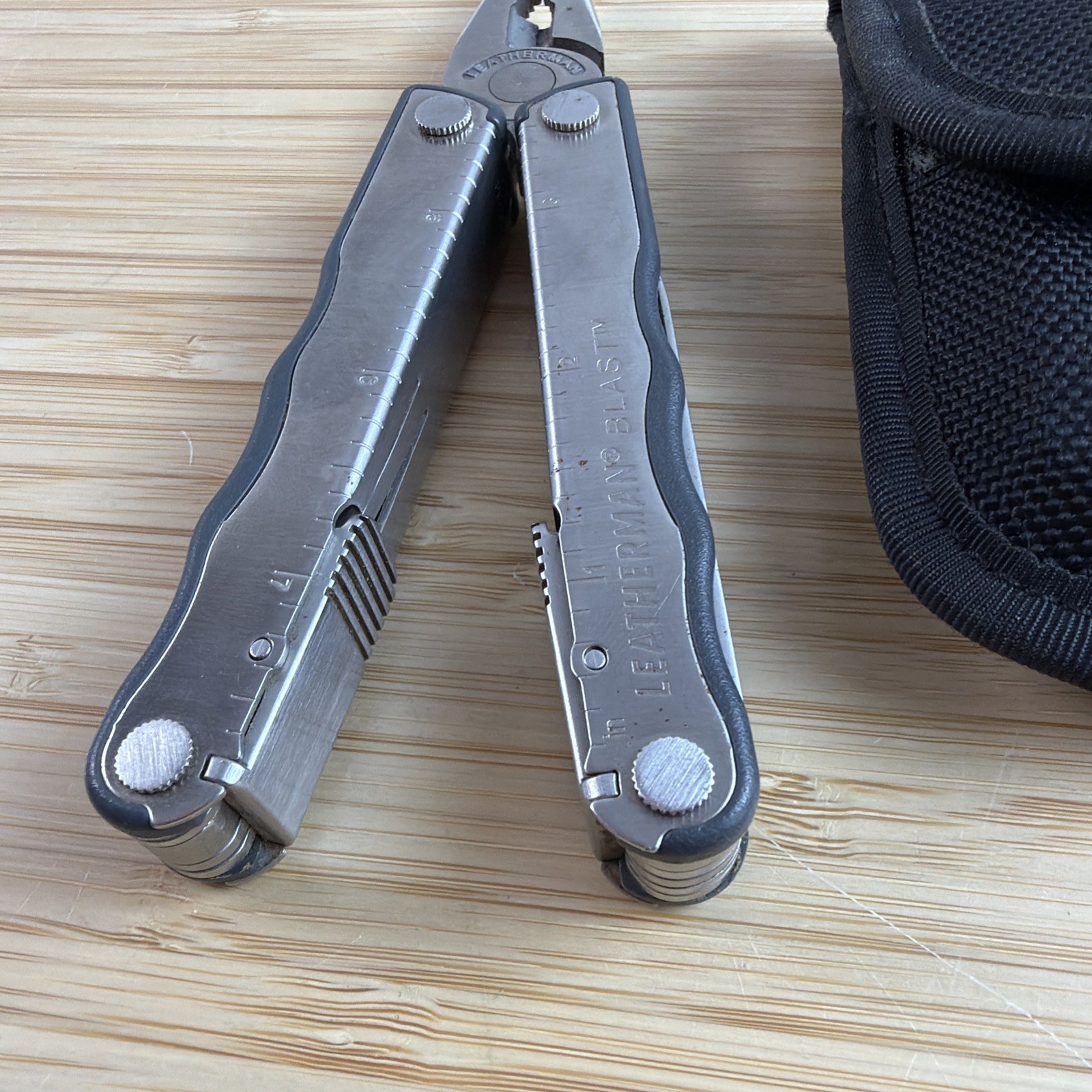 LEATHERMAN BLAST MULTI TOOL W/SHEATH KNIFE PLIERS SAW SCISSORS RETIRED