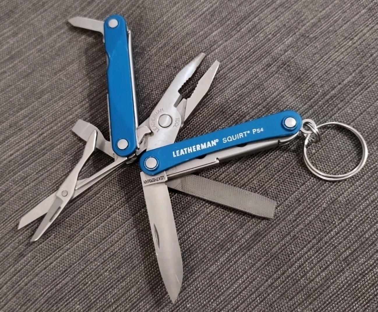 Leatherman SQUIRT PS4 Retired Multi-Tool Pliers Scissors Knife in BLUE! Keychain