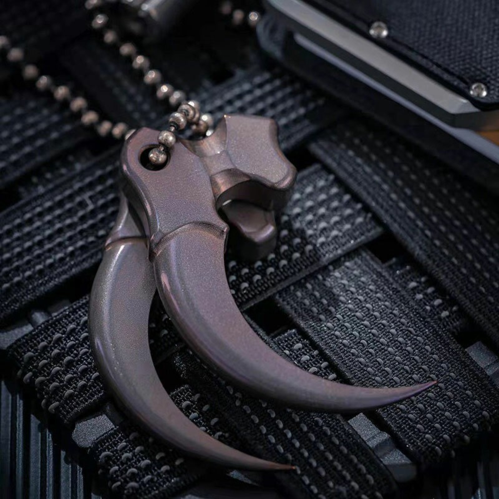 New 1PC TC4 Titanium Alloy Keychain Eagle Claw Necklace Pendant Bead