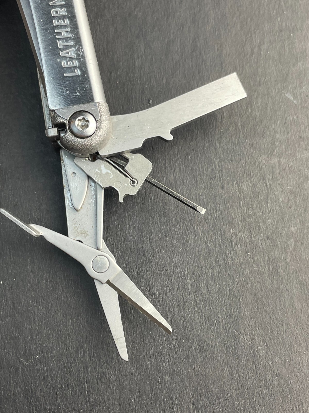 Leatherman Wave+ Plus Multi-Tool 18 Tools Included USA – Parts or Repair