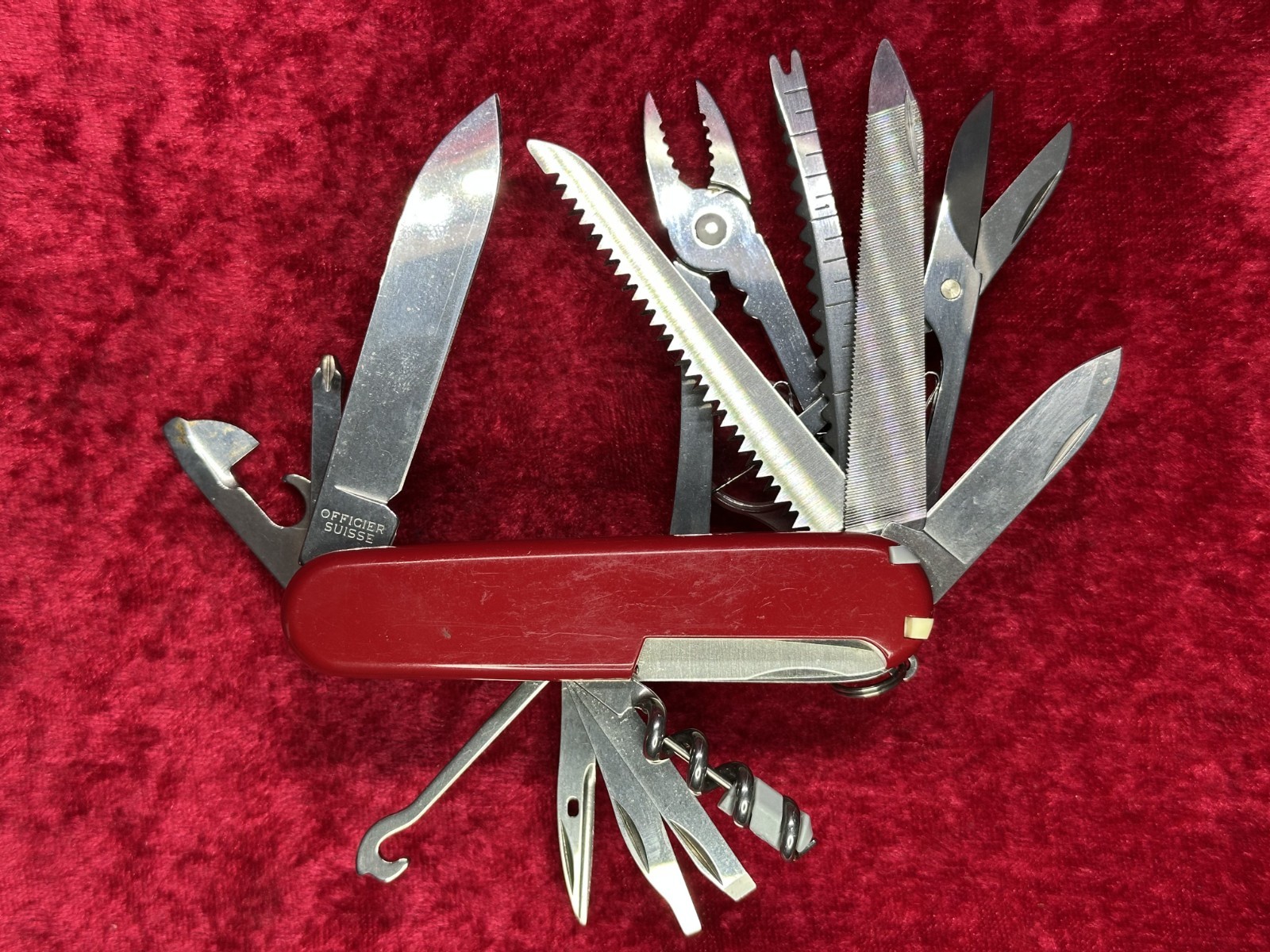 Victorinox SwissChamp Red Swiss Army Knife 91mm 33 Function 22 Tool 8 Layer(683)