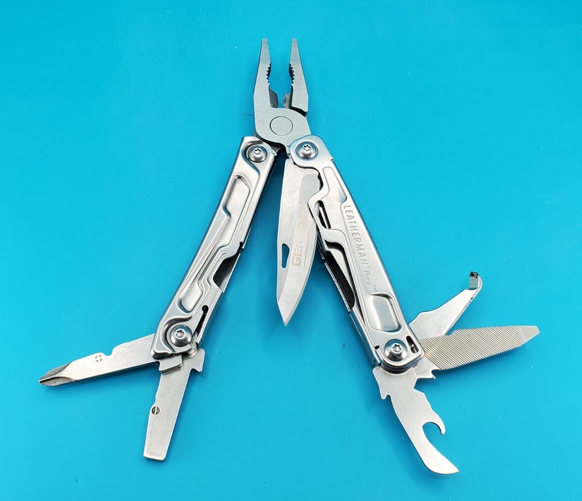 Leatherman Rev 3.8″ Multi-Tool, Stainless! *GENERAC BAY POWER SOLUTIONS*