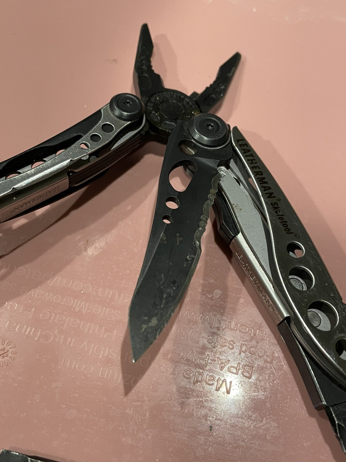 Leatherman Skeletool CX Multi-tool Silver/Onyx Black – Good Condition