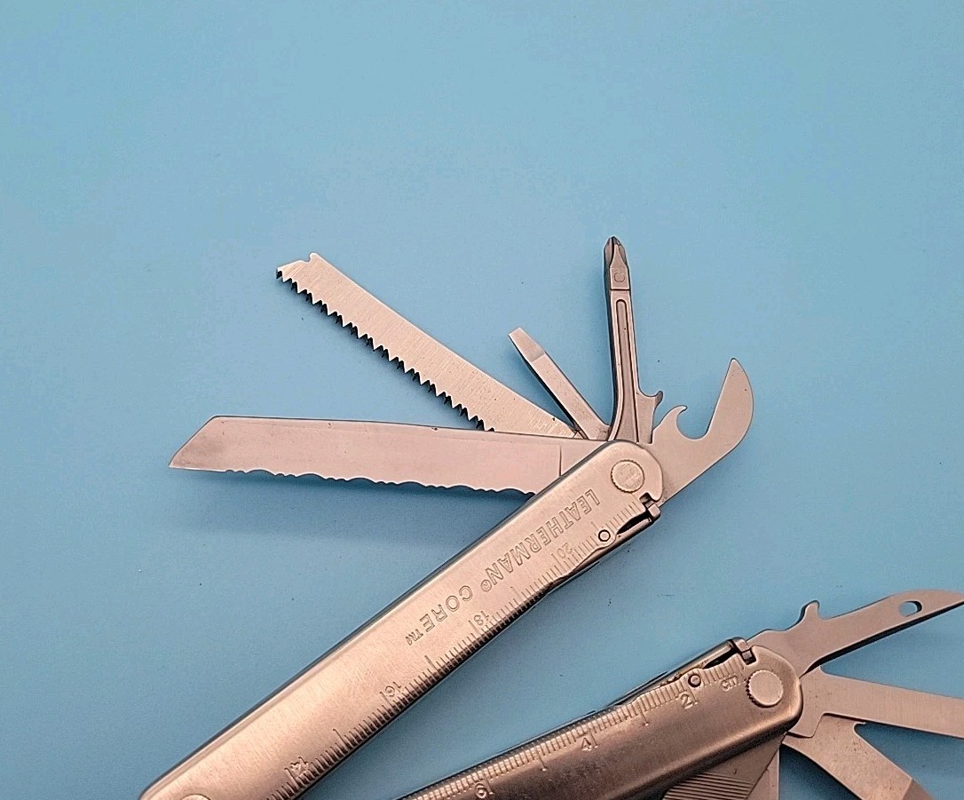 Leatherman Core Multi-Tool – Dated 0206 – Pliers, Knife – Silver – RETIRED