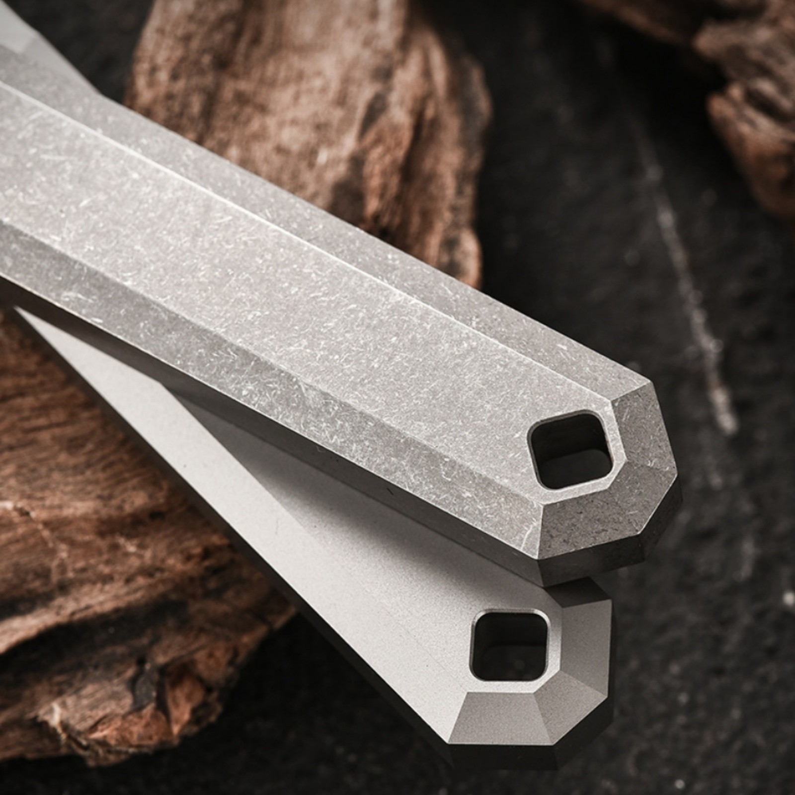 Titanium Alloy EDC Pry Bar Multi Tool Keychain Bottle Opener Lightweight