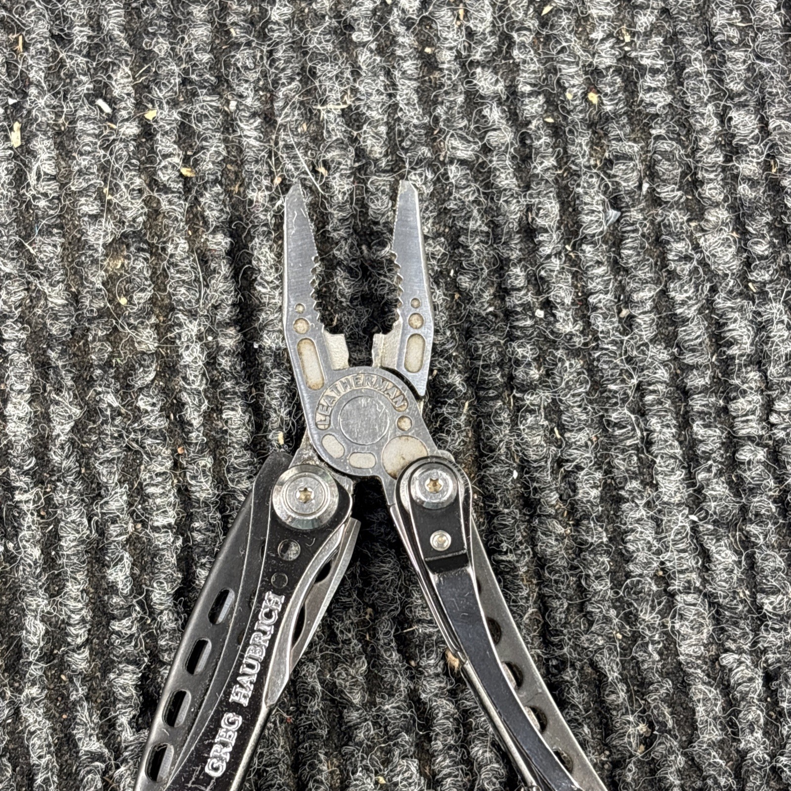 Leatherman Skeletool CX Multi-Tool (077)