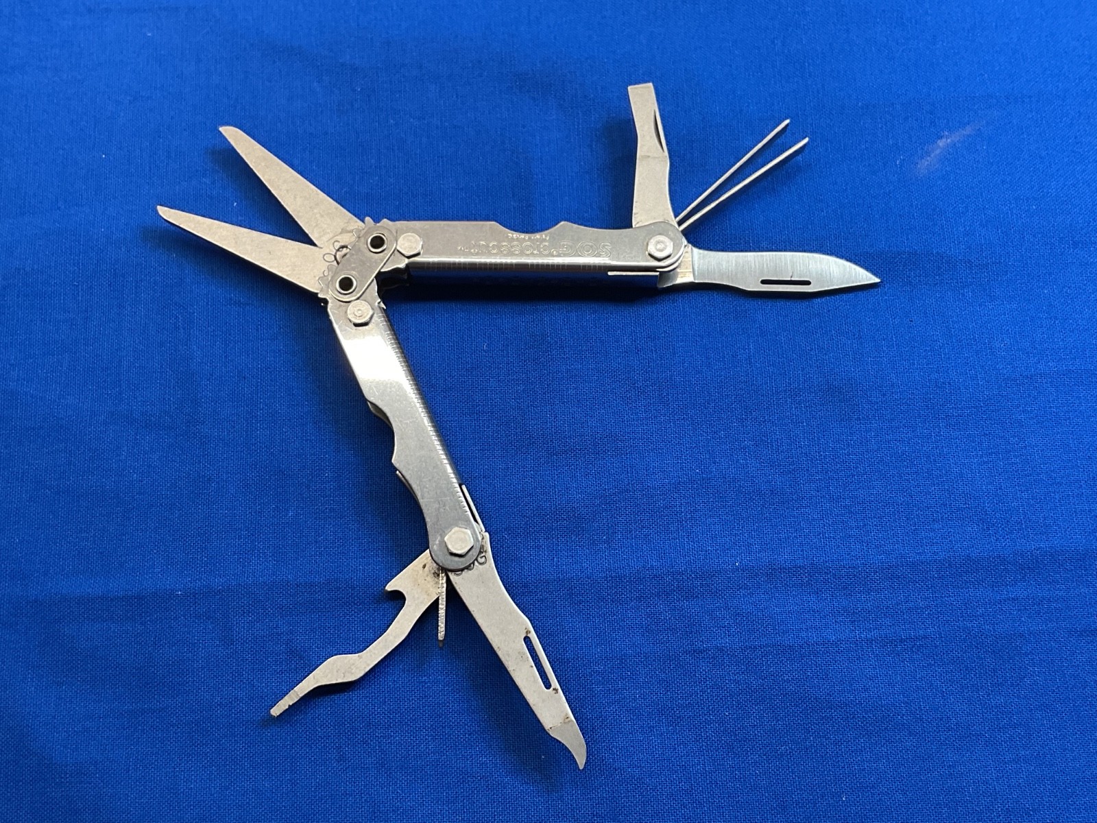 SOG CrossCut Multi-Tool Knife Scissors