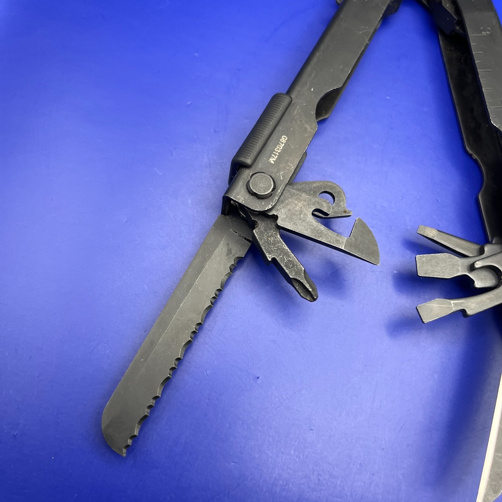 Gerber MP600 Black Oxide Multi-Tool Needle Nose Pliers Carbide Cutters