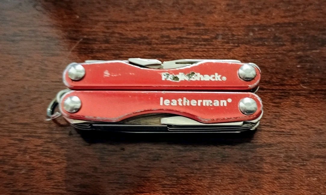 Leatherman Squirt E4 Stainless Multitool Radio Shack Red Broken File Still Great