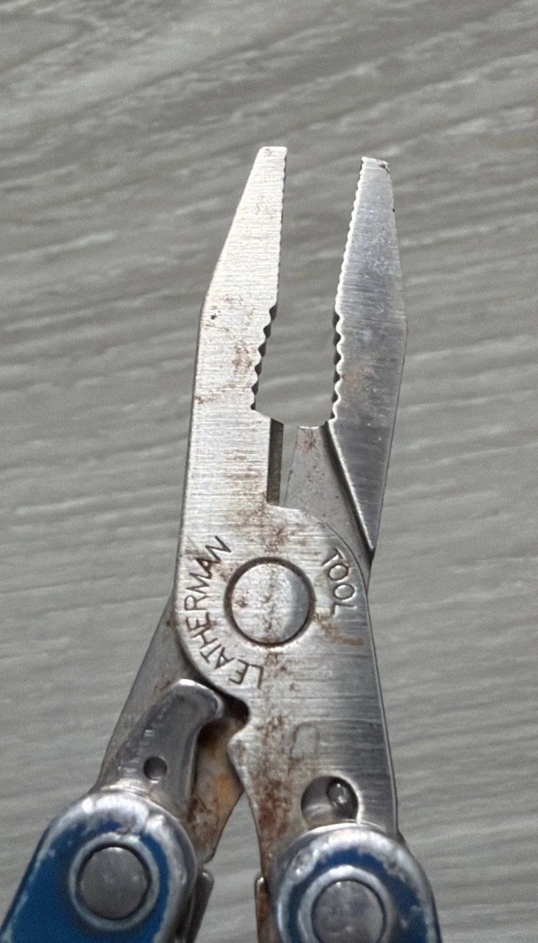 Leatherman Squirt PS4 MultiTool Knife File Lot-2 Scissors Broken Rusty Parts