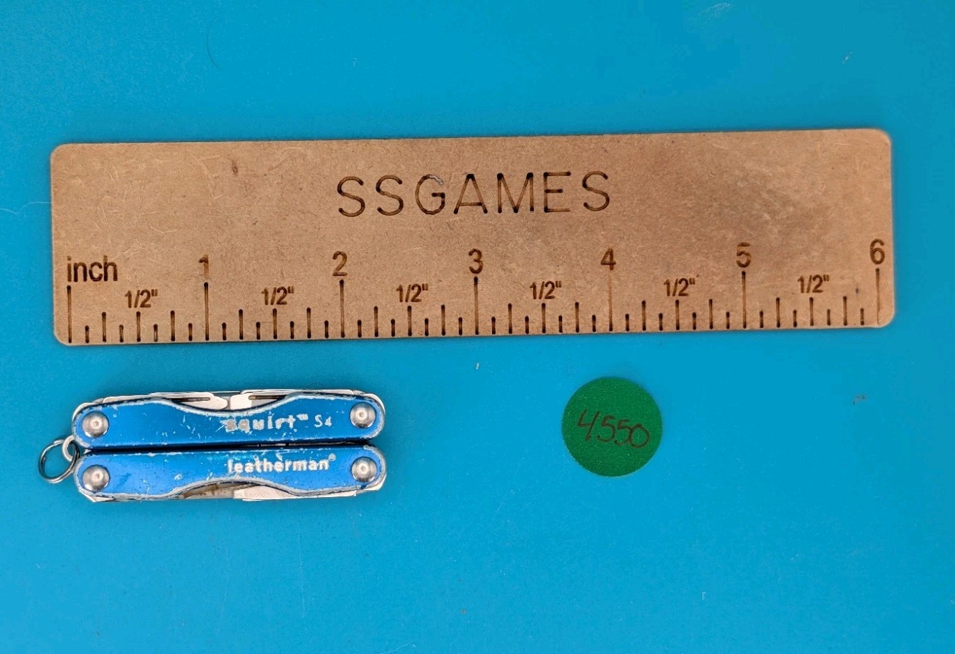 Leatherman “Squirt S4” Stainless Steel Multi Tool – BLUE!