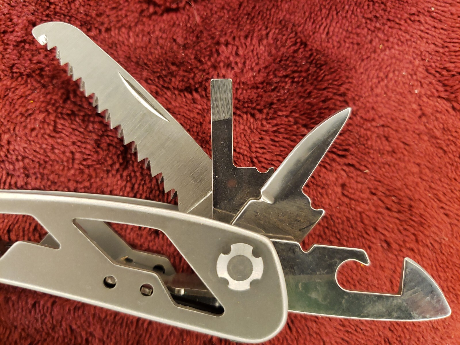 🔪🔪 Stanley 12-In-1 Multi-Tool Knife 12 Tools, Nylon Sheath 84519K