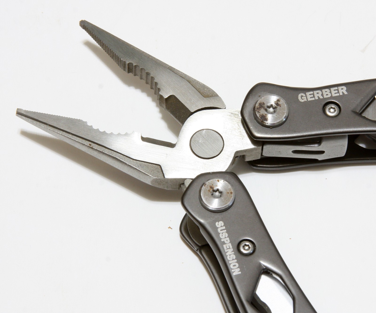 Gerber Suspension Multi-Tool Knife Needle Nose Pliers With Black Nylon Sheath