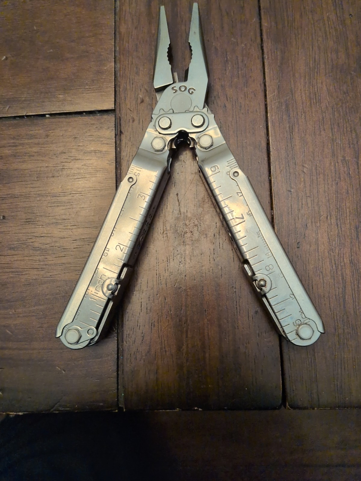 SOG POWERLOCK MULTI-TOOL WITH LEATHER CASE