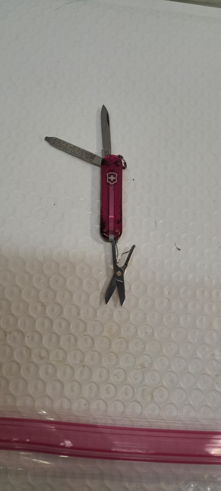 VICTORINOX CLASSIC SD 58MM SWISS ARMY KNIFE POCKET KEYCHAIN TRANSLUCENT PINK