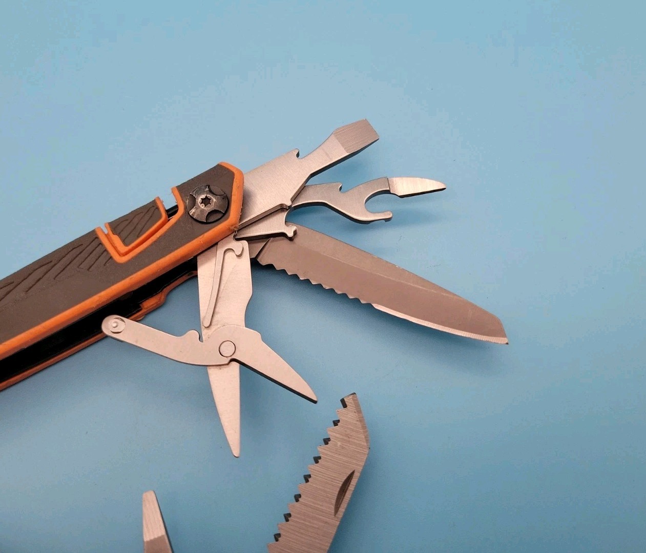 Gerber Bear Grylls Multi-Tool – Pliers, Knife Screwdrivers, Scissors, Saw