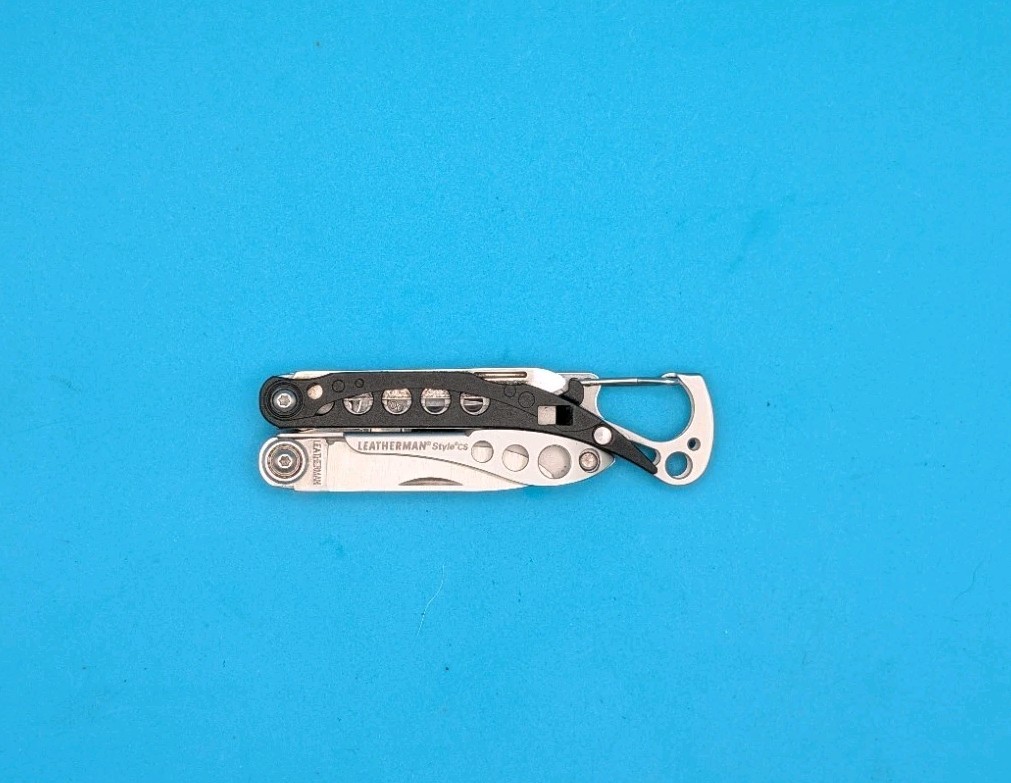 Leatherman Style CS Black Multi-Tool! FAST SHIPPING! *MISSING TWEEZERS*