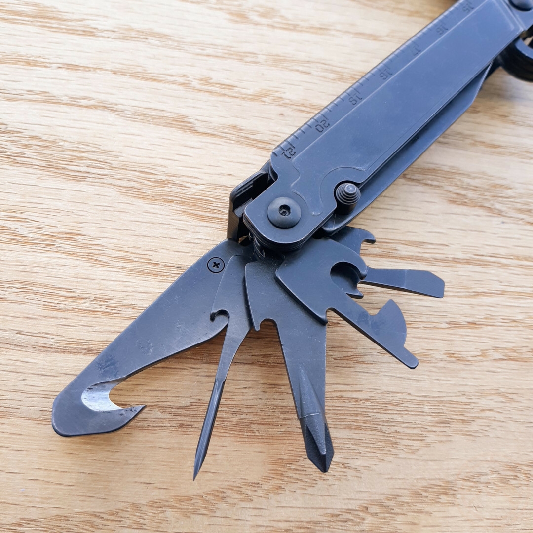 SOG PowerAccess Assist Black Awl Openers Drivers Blades Wire Cutter / Crimper