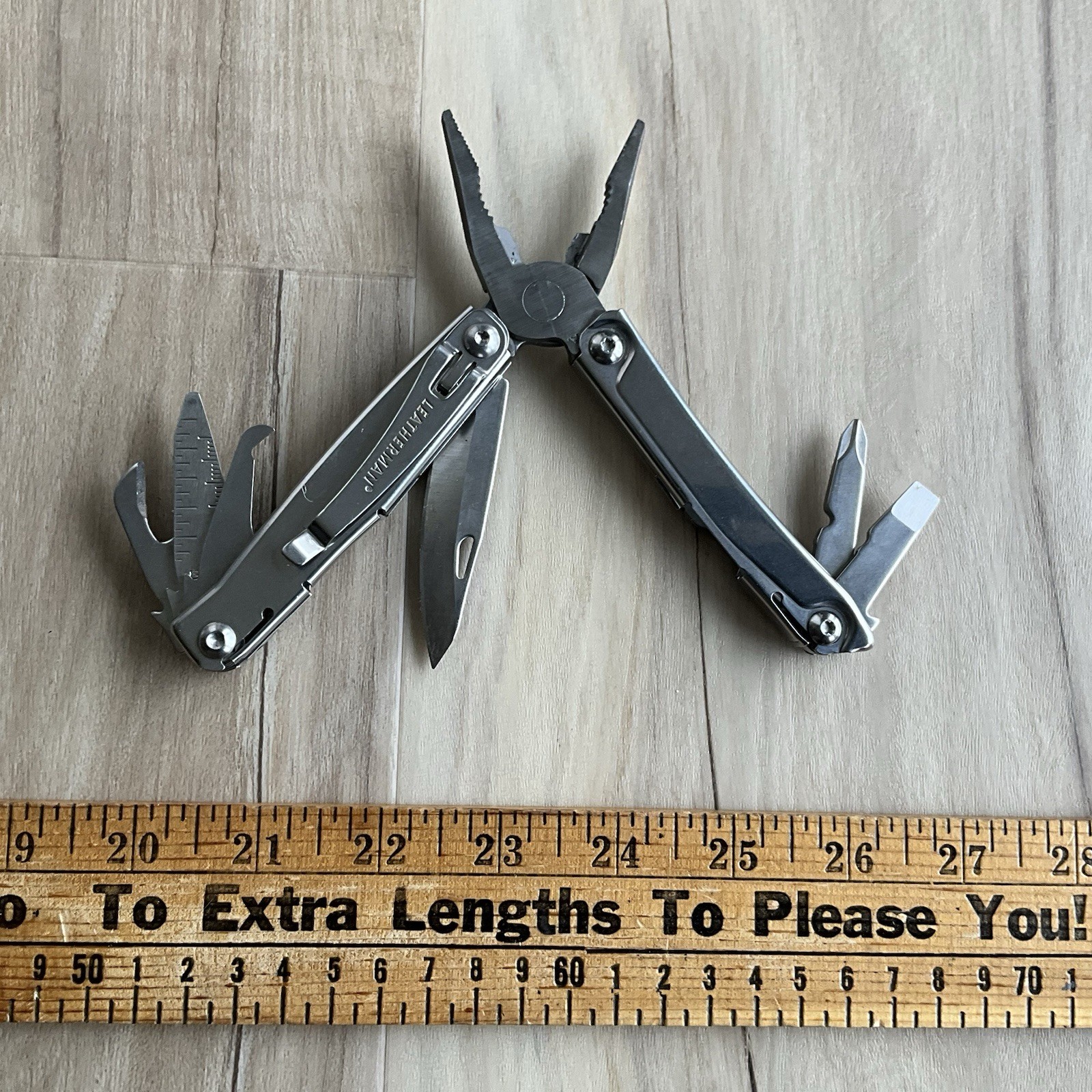 Leatherman Rev Multi Tool W Belt Clip Date Code 0820 (Aug 2020) Good Condition