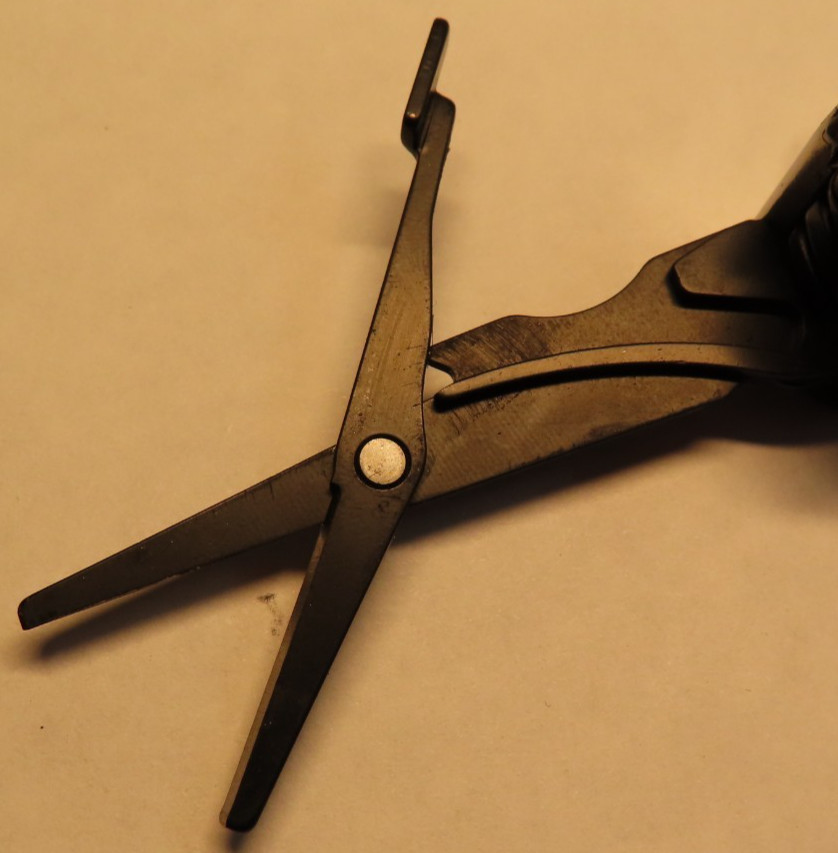 Mossy Oak Multi Tool VERY COOL EXCELLENT CONDITION