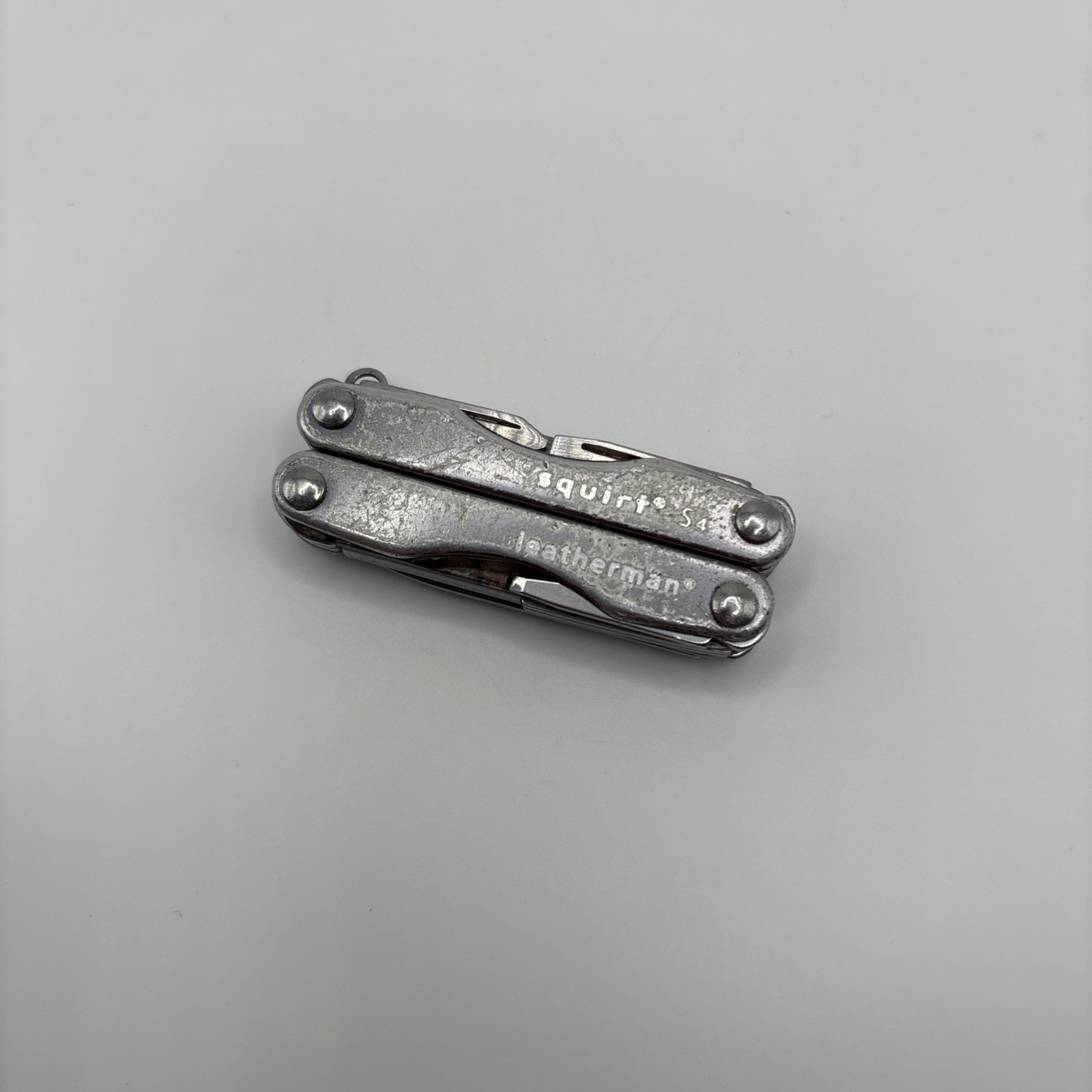 Leatherman Squirt S4 Multitool in Gray – 8-13