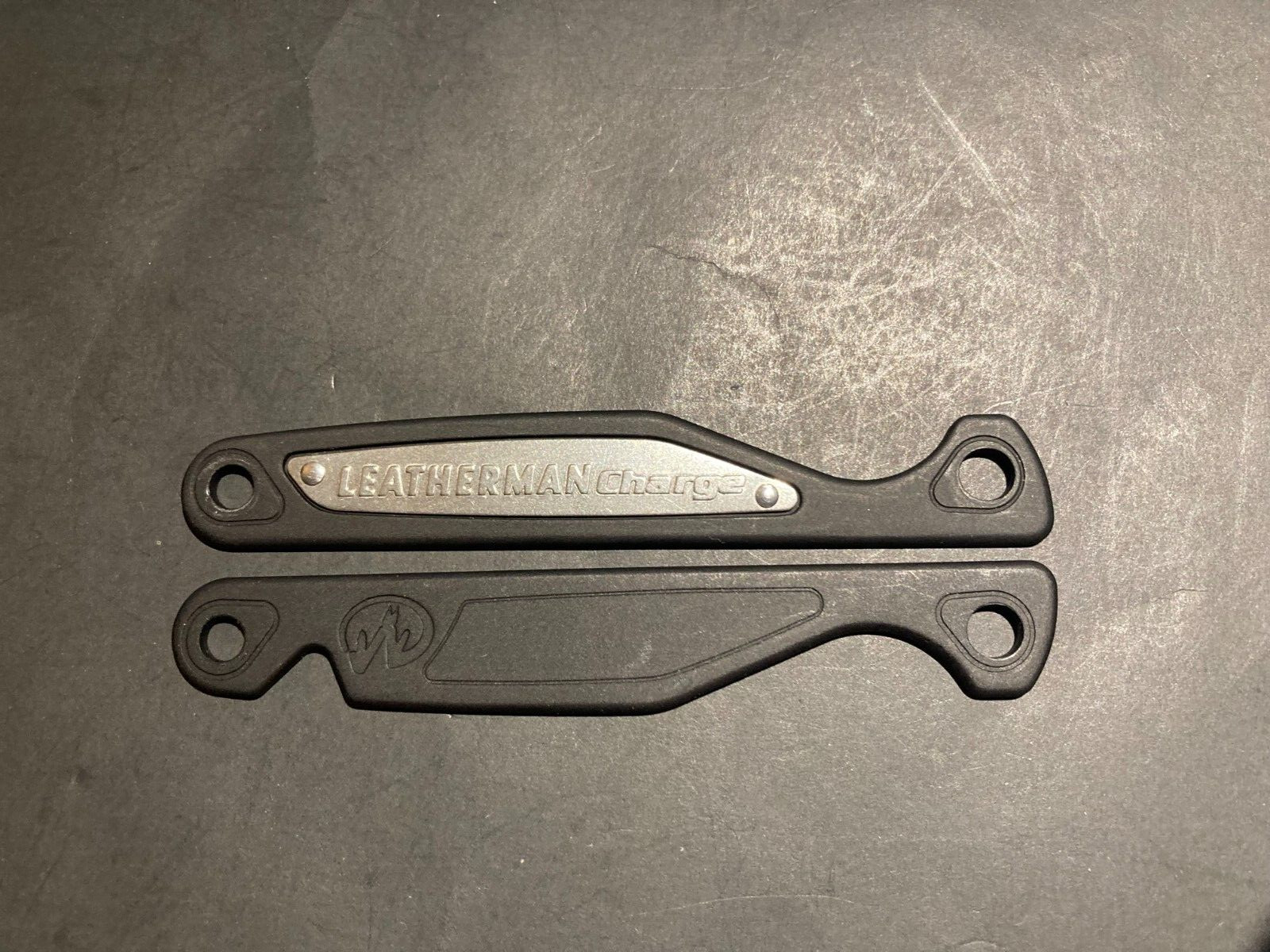 Leatherman Charge ALX AL. Replacement Parts: 2 Handle Scales (Black / silver)