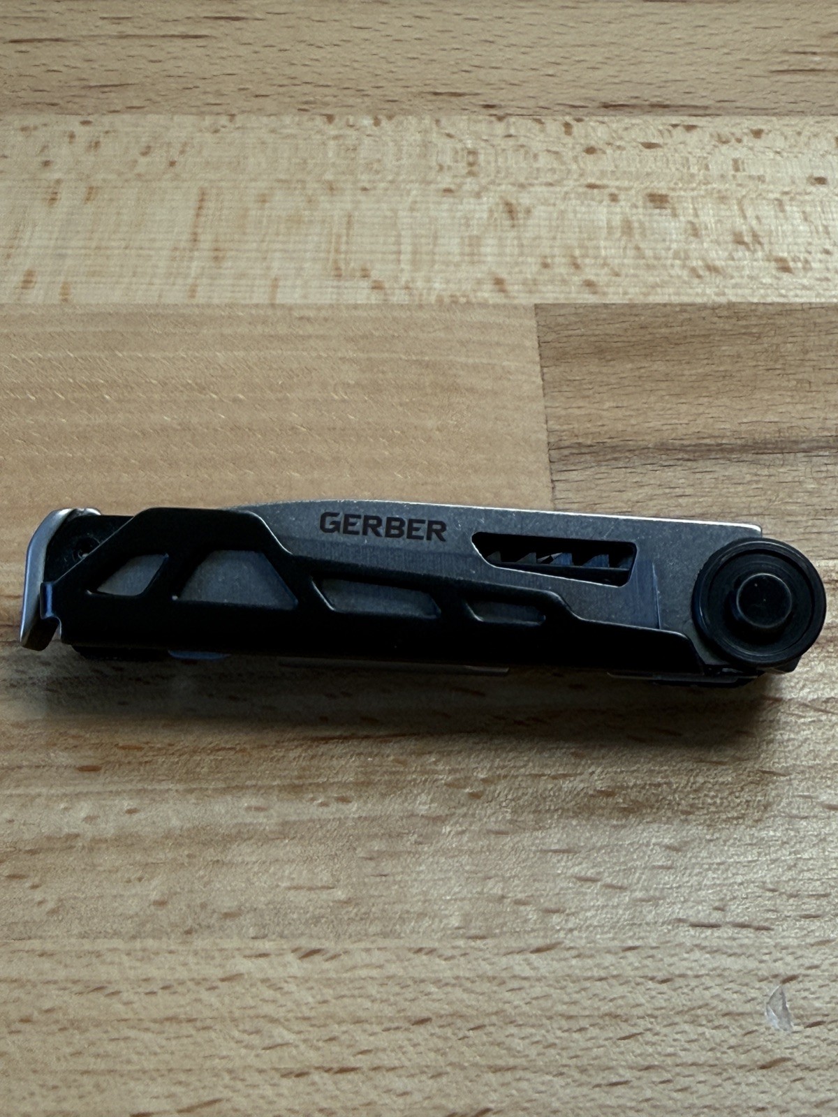 Gerber Armbar Trade Onyx Multi-Tool 2.5 ” SS Blade 2 Sided Screwdriver 2.5 O.Z.