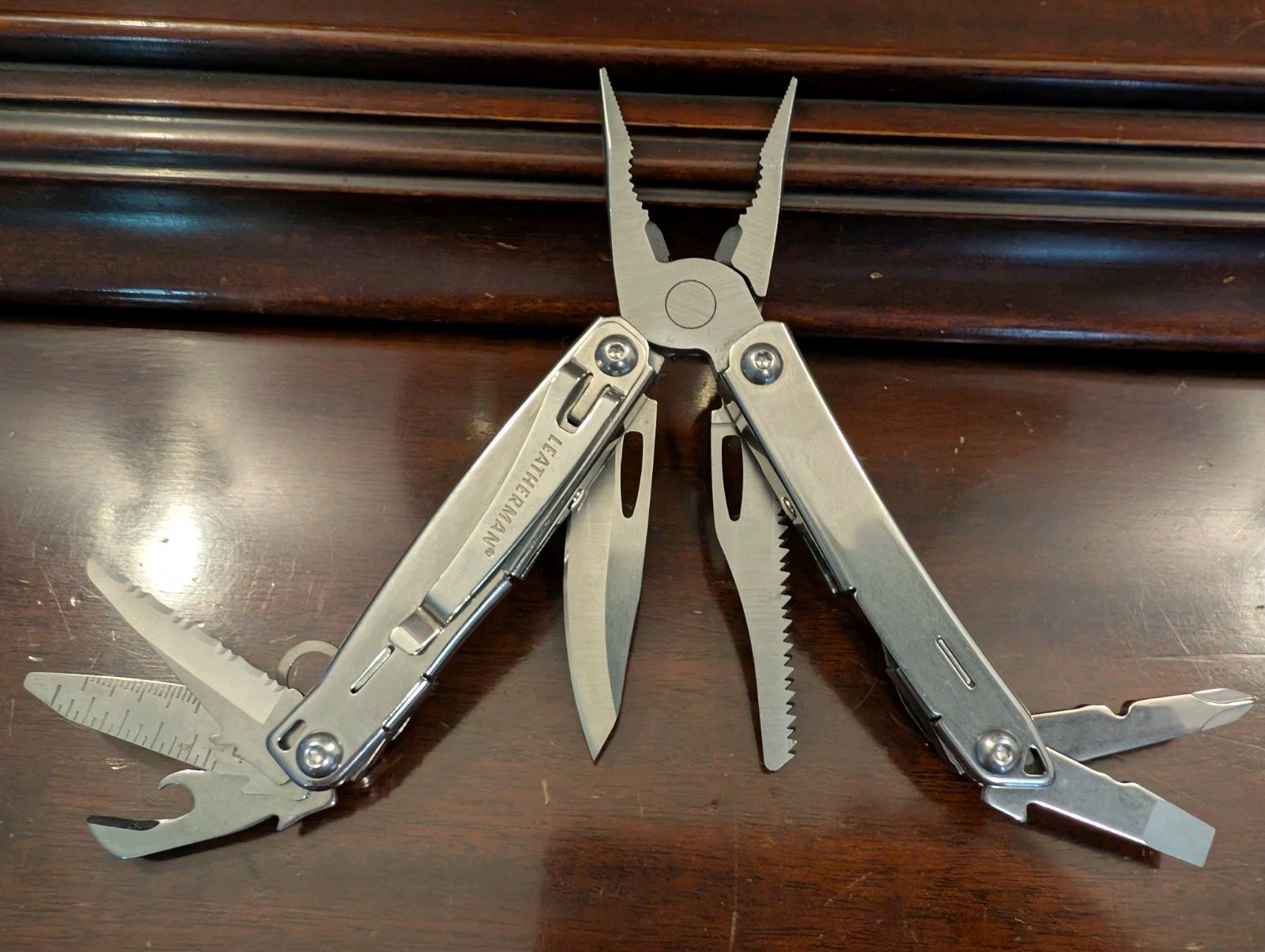 Leatherman Sidekick Multi-Tool, Knife, Pliers, Saw, EDC B