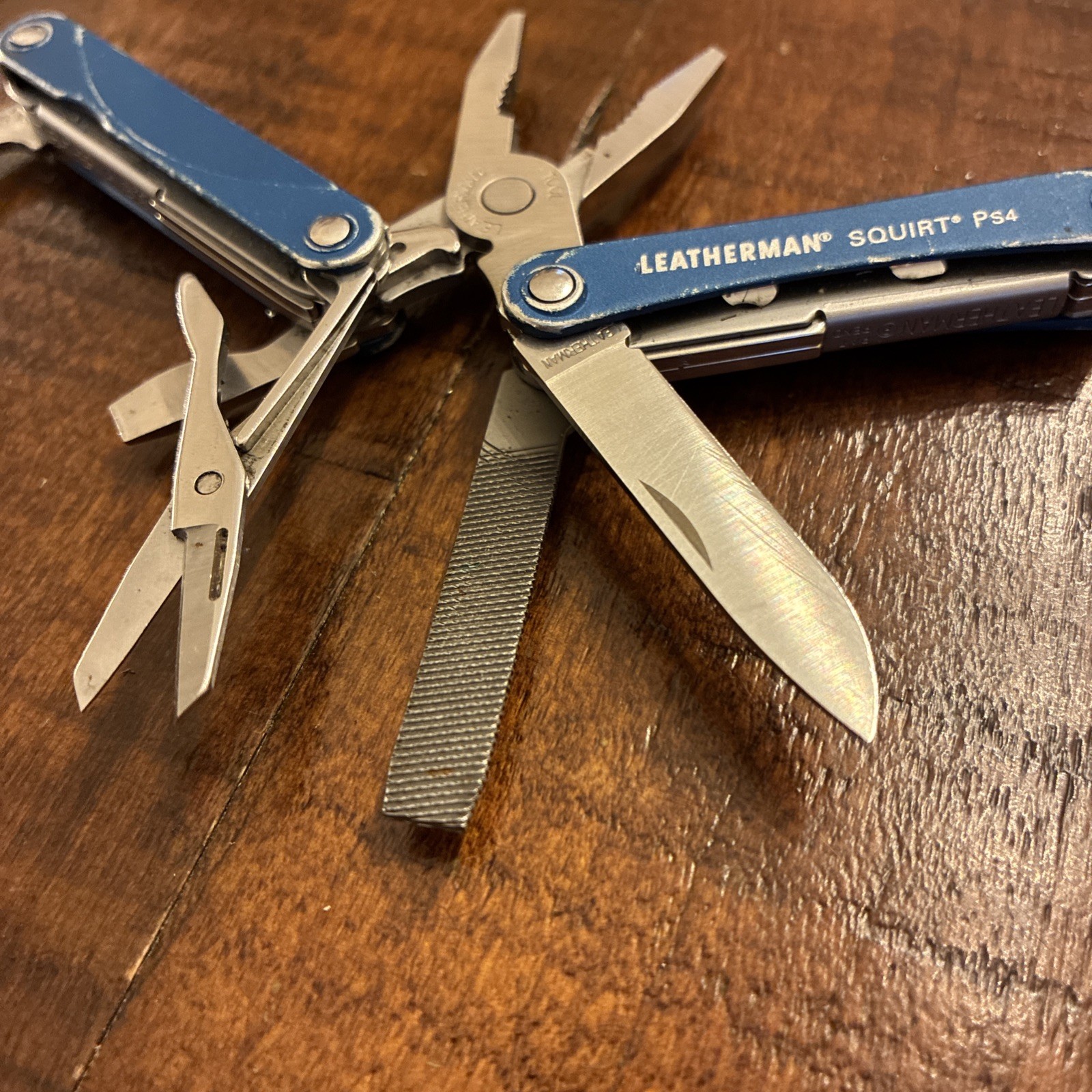 Leatherman Squirt PS4 Multi Tool, Knife, Pliers – Blue – Pat Pend – Excellent