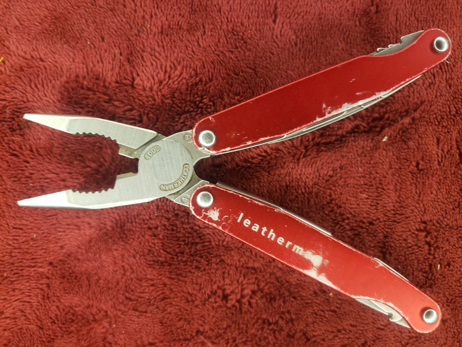 Leatherman Juice SC2 Red Retired Knife Multi Tool! RARE Read