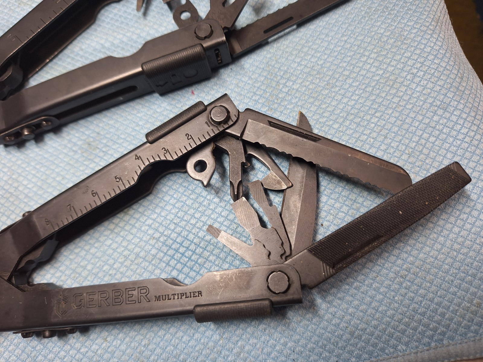 2 GERBER Multi Tool BLACK U.S.A. Camping Fishing EXCELLENT Lot 38
