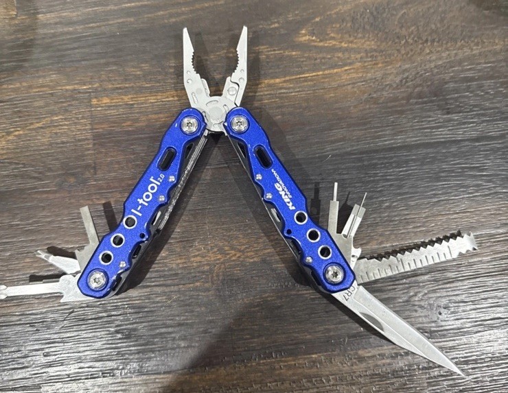 King Innovation 46600 Irrigation Multi-Tool,Blue With Shealth In Good Condition