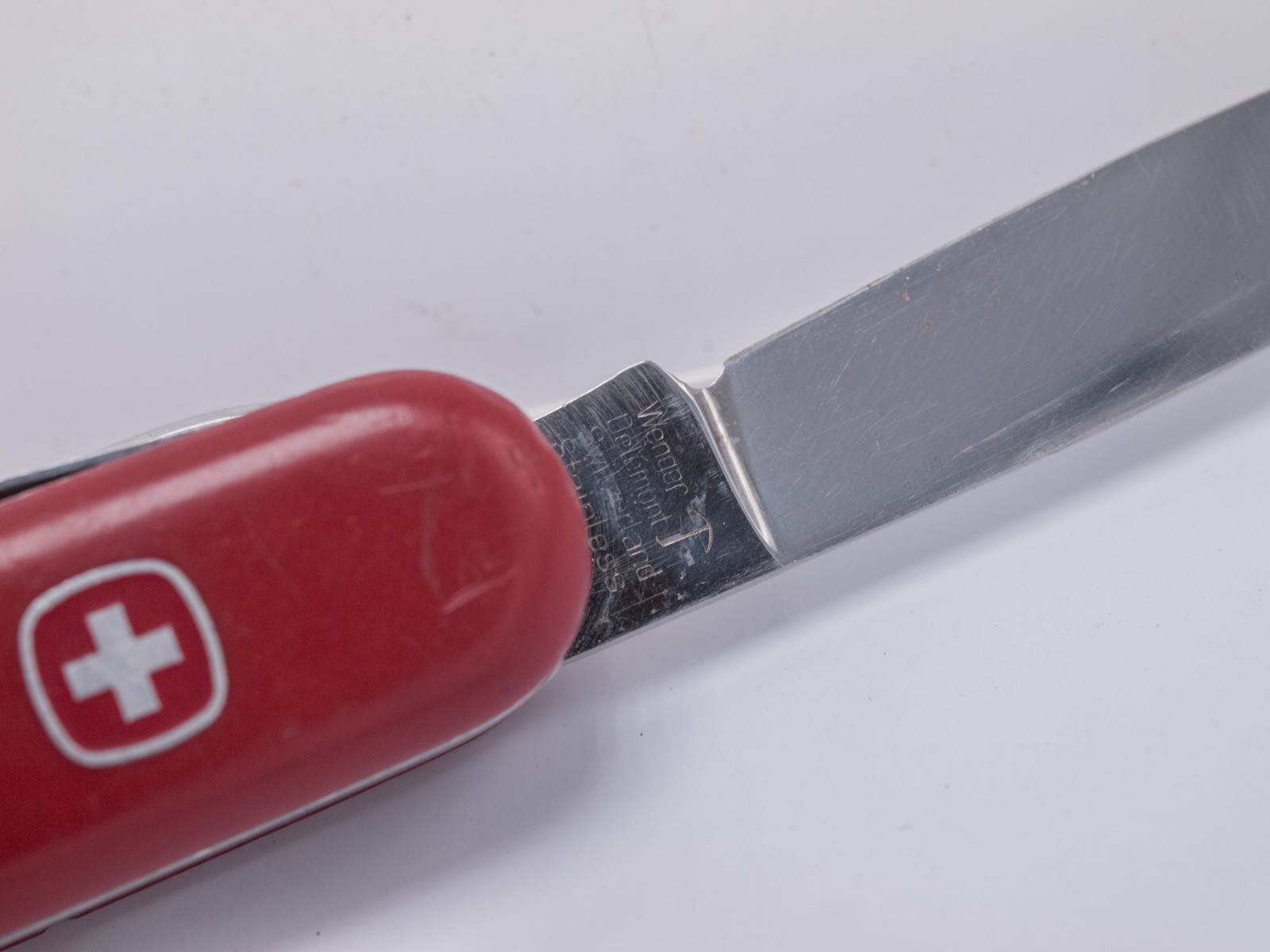1970s – Wenger Swiss Army Classic 16 85mm Swiss Army Knife w/ Bail – *Read*
