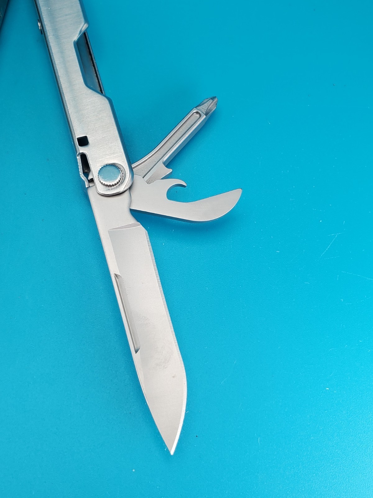 LEATHERMAN Bond Multitool, Stainless Steel Everyday Tool!