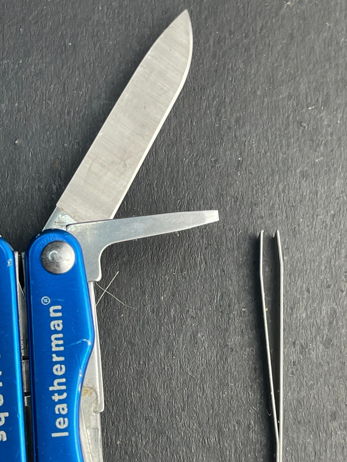 Leatherman Squirt S4 Stainless Steel Multitool Keychain – Blue