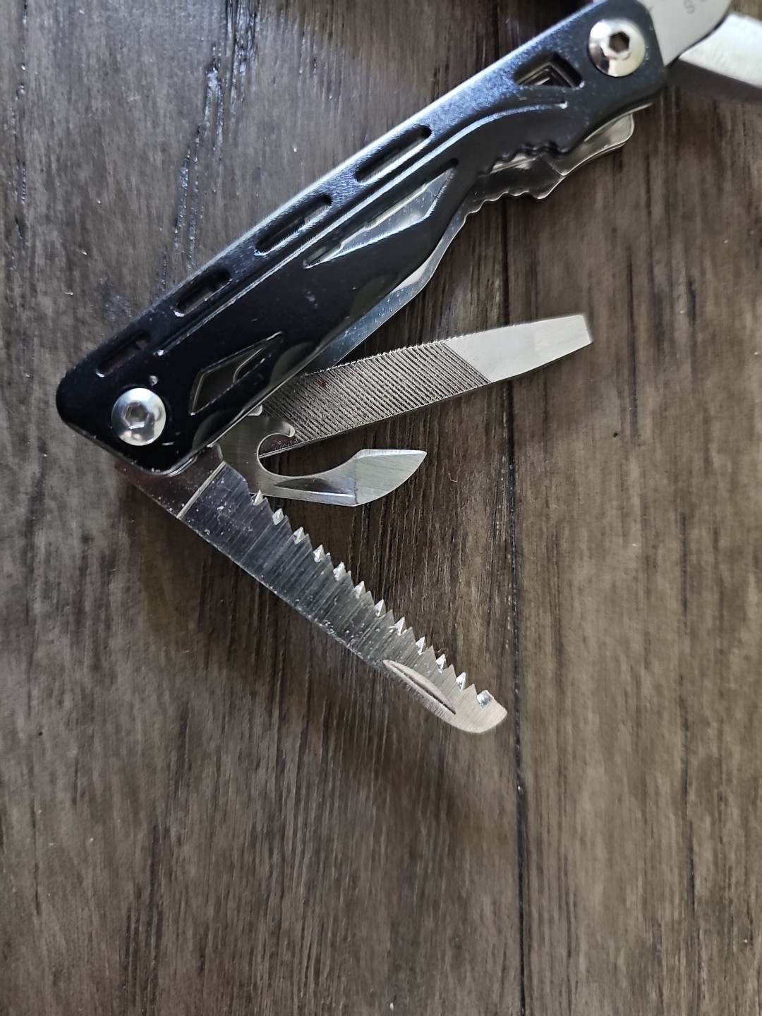 SNAP ON Multi Tool Knife Pliers Saw Screw Driver Bottle Opener File Black