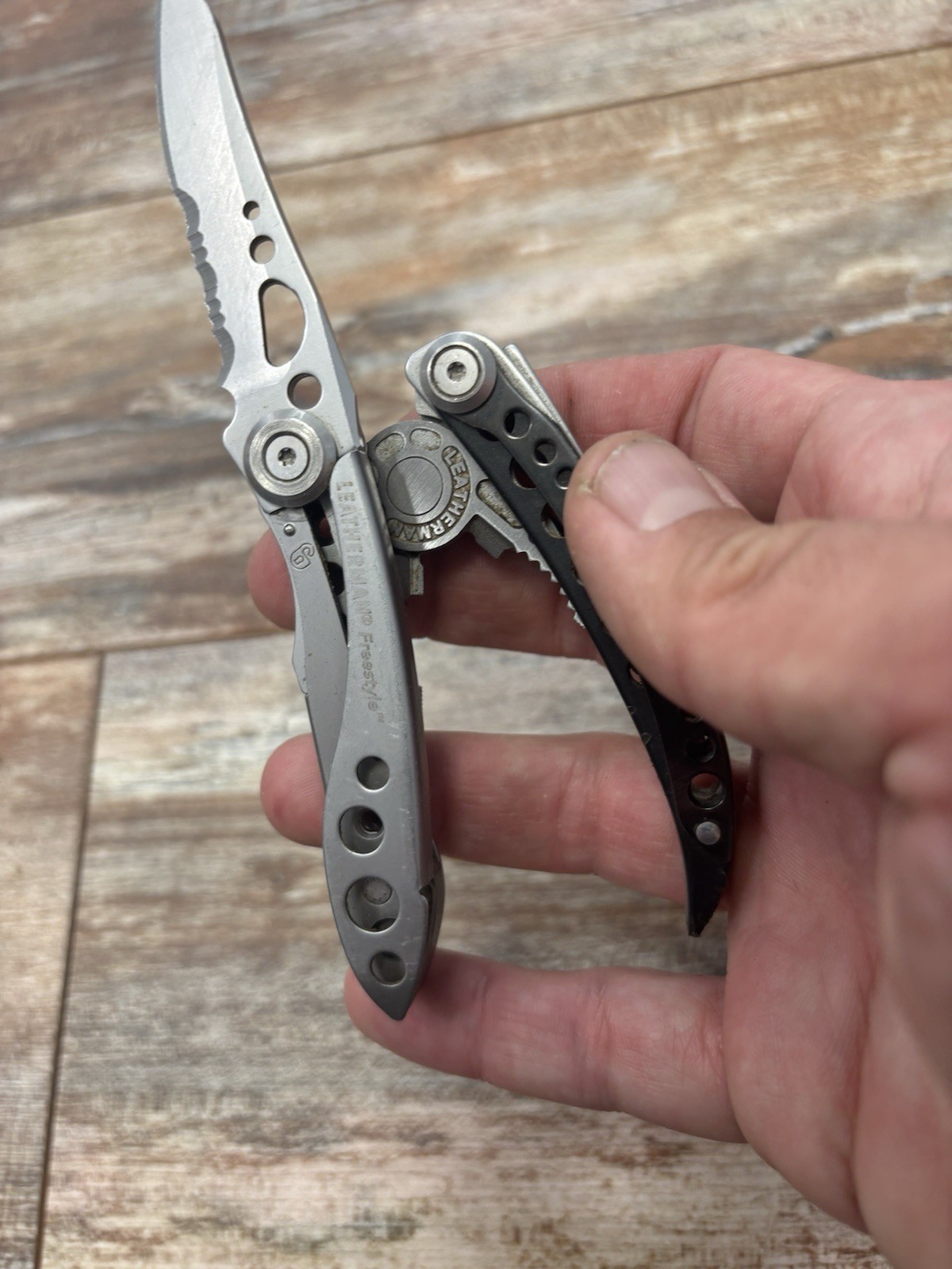 Leatherman Freestyle Multi-Tool Knife Plier Retired 1