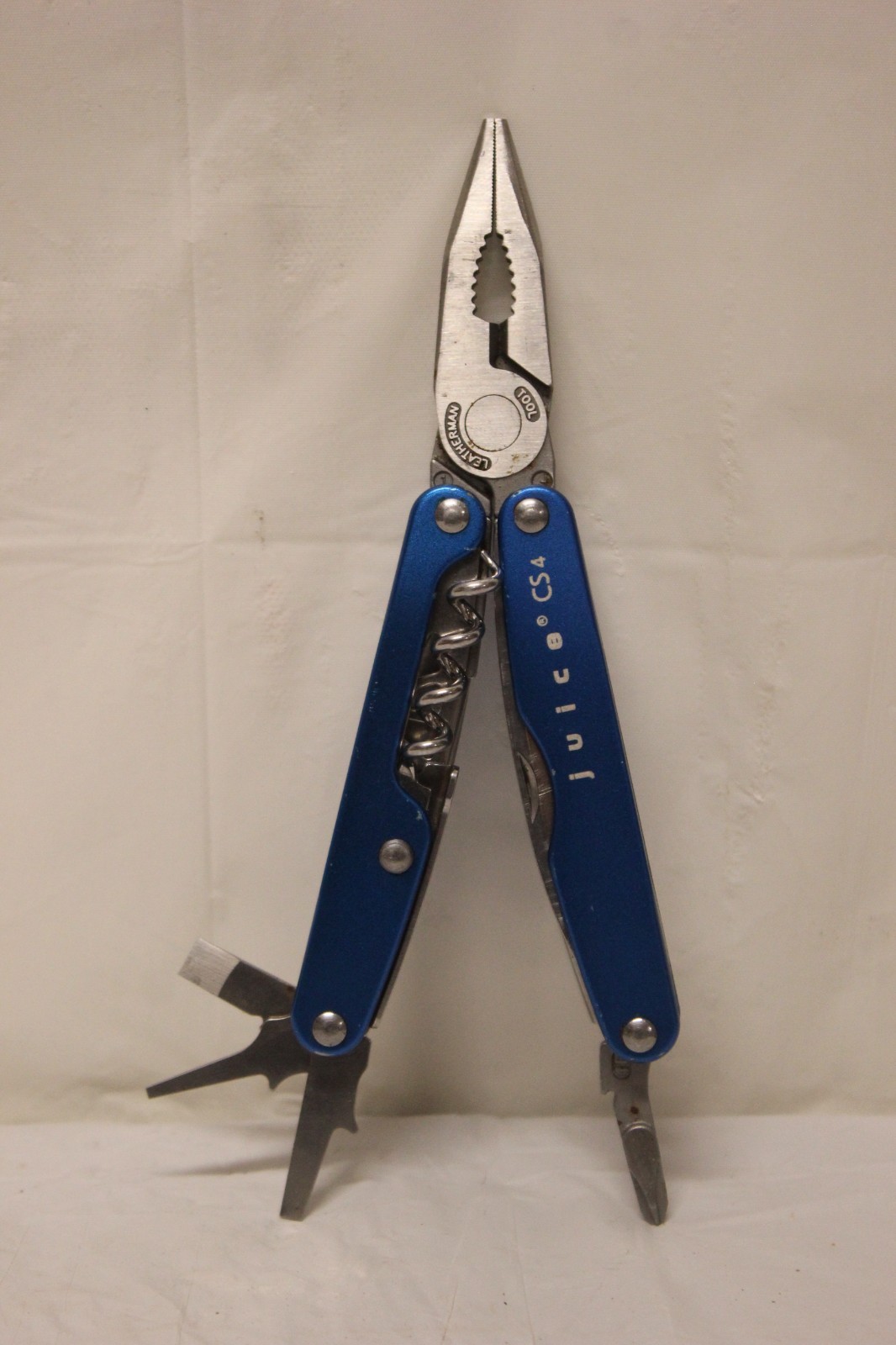 Leatherman Juice CS4 Blue Retired Multi Tool Pliers Knife Great Condition J11